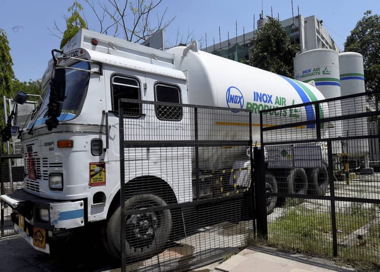 Coronavirus Update Jharkhand : दिल्ली गया ऑक्सीजन टैंकर, राजस्थान ने भी मांगी मदद, देश के इन राज्यों पर भी हो रही है ऑक्सीजन की अपूर्ति