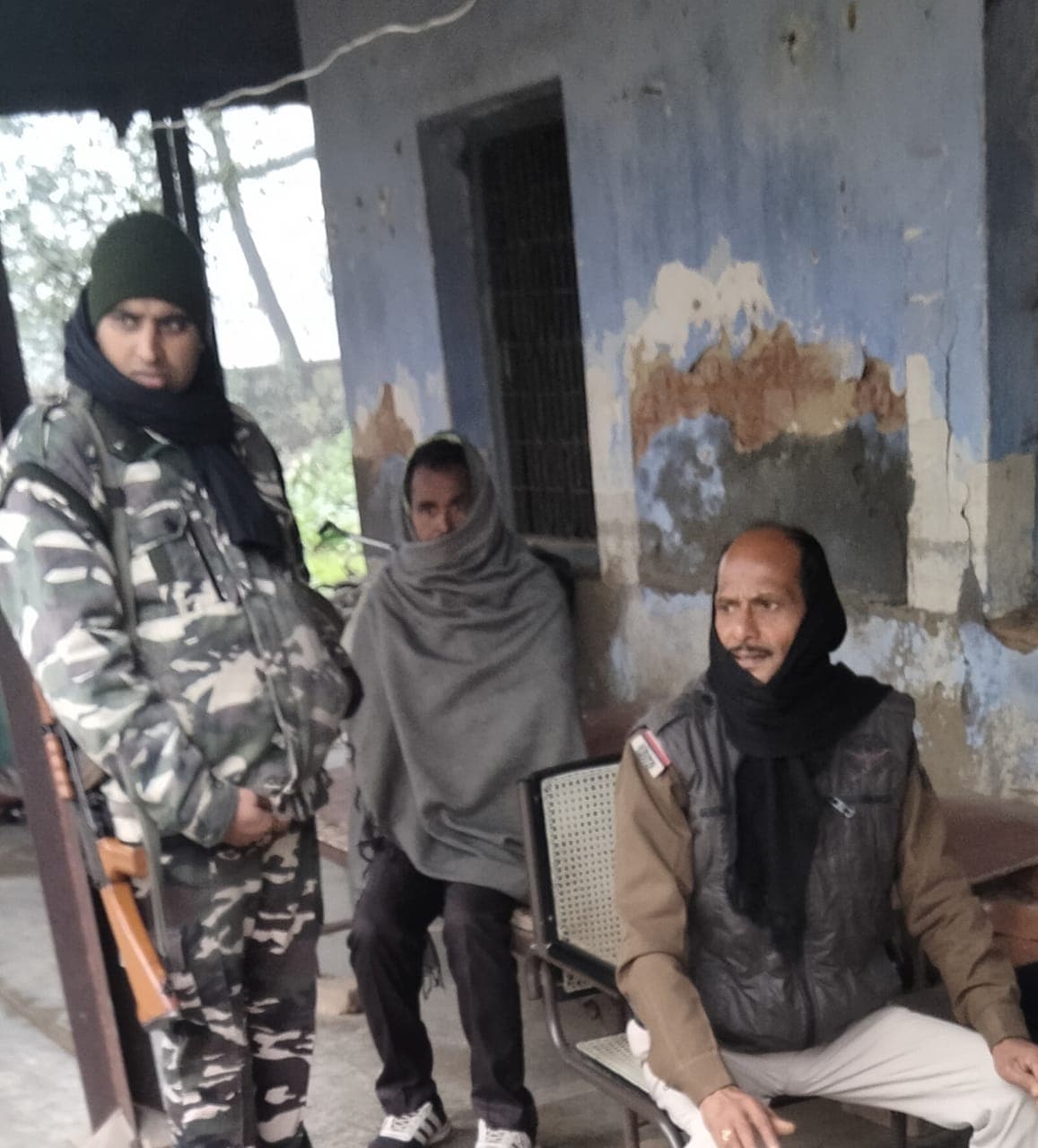 Bihar News: सीतामढ़ी में SSB ने मानव हड्डियों के साथ एक नेपाली तस्कर को किया गिरफ्तार, मुनाफे के चक्कर में हो रहा यह खेल Bihar News: सीतामढ़ी में SSB ने मानव हड्डियों के साथ एक नेपाली तस्कर को किया गिरफ्तार, मुनाफे के चक्कर में हो रहा यह खेल
