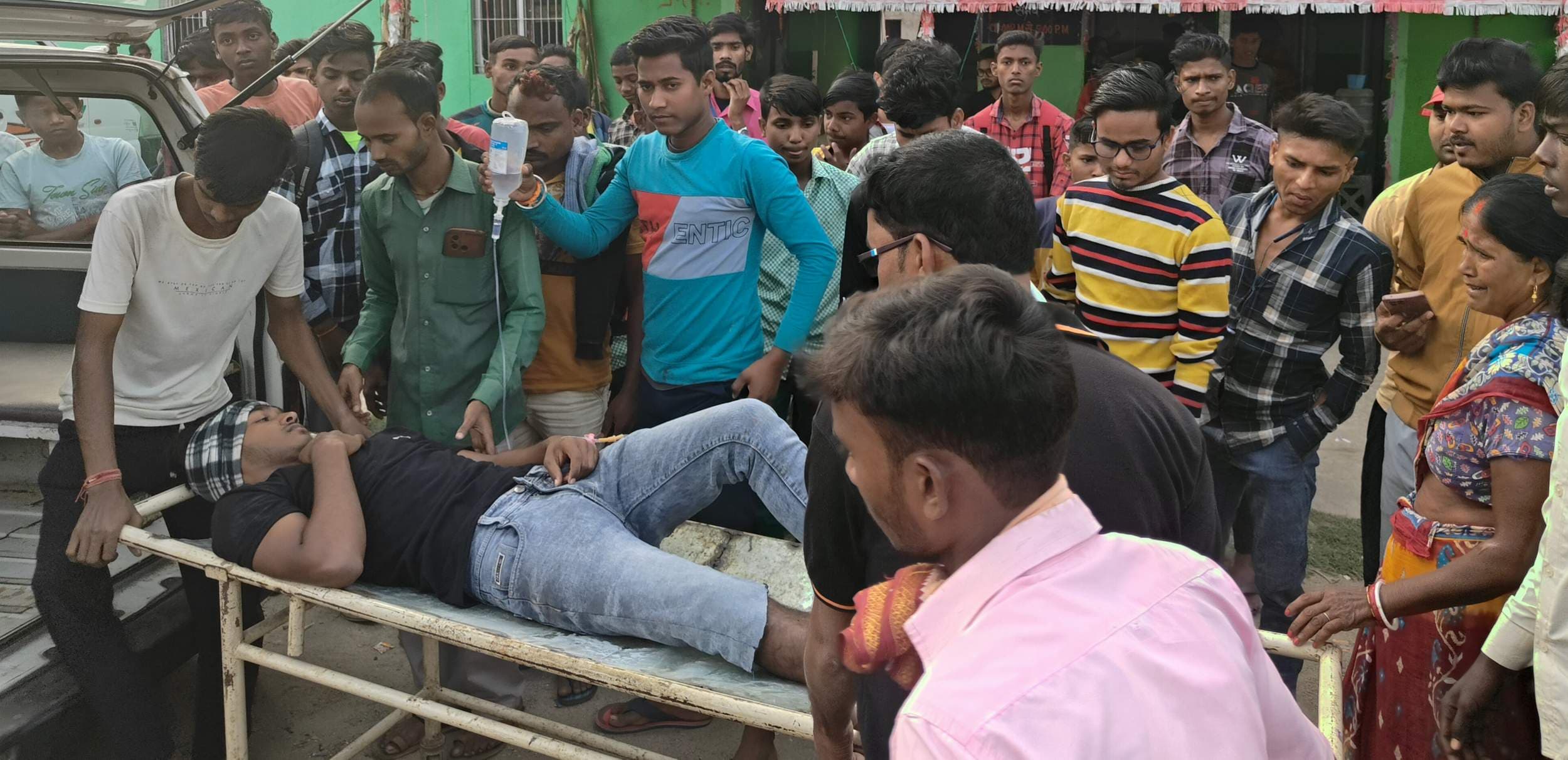 बोकारो : दो बाइक की टक्कर में तीन जख्मी, एक रिम्स रेफर, पिंड्राजोरा थाना क्षेत्र की है घटना