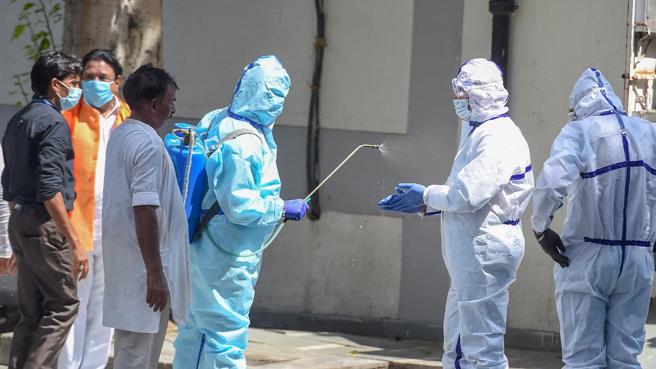 Bihar coronavirus Guidelines: शादी में 100 और श्राद्धकर्म में 25 लोगों की लिमिट तय , बसों और दफ्तरों में भी होगी 50 फीसदी उपस्थिति