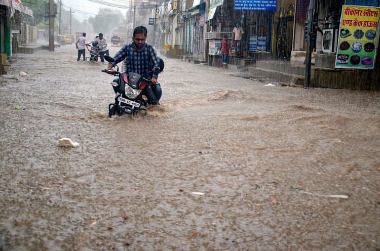 Bihar Weather News: इस मानसून में हो रही है जमकर बरसात, अब तक साल की 80 फीसदी हो चुकी है बारिश