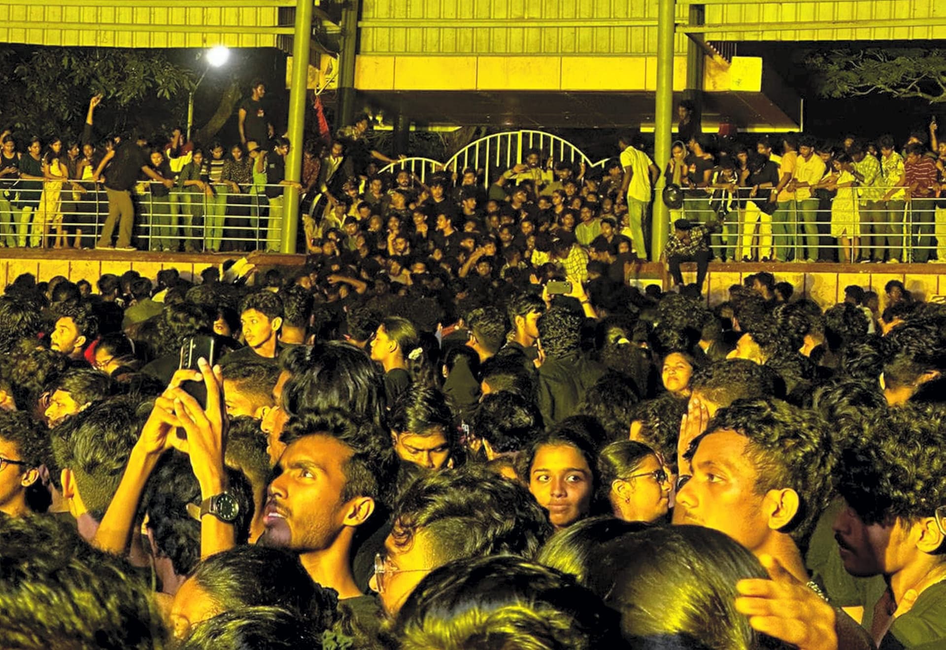 Cochin University Stampede: рдХреЗрд░рд▓ рдХреА рдХреЛрдЪреАрди рдпреВрдирд┐рд╡рд░реНрд╕рд┐рдЯреА рдореЗрдВ рдХреИрд╕реЗ рдордЪреА рднрдЧрджрдбрд╝ ? 4 рдЫрд╛рддреНрд░реЛрдВ рдХреА рдореМрдд, рдХрдИ рдЧрдВрднреАрд░