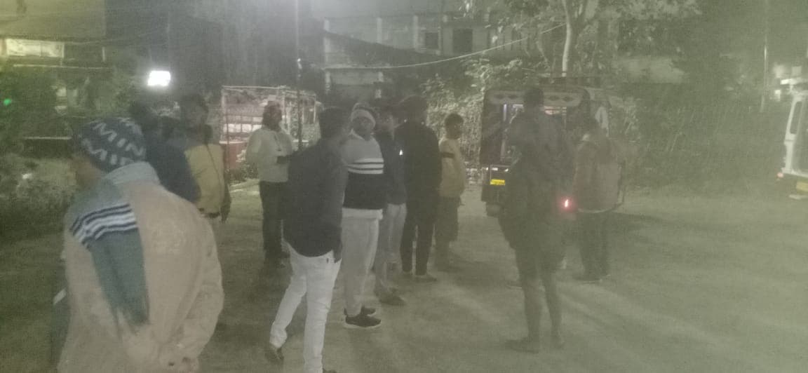 देवघर : मधुपुर में पॉलिटेक्निक फर्स्ट ईयर के छात्र की हत्या, मृतक के दोस्त से पुलिस कर रही पूछताछ देवघर : मधुपुर में पॉलिटेक्निक फर्स्ट ईयर के छात्र की हत्या, मृतक के दोस्त से पुलिस कर रही पूछताछ