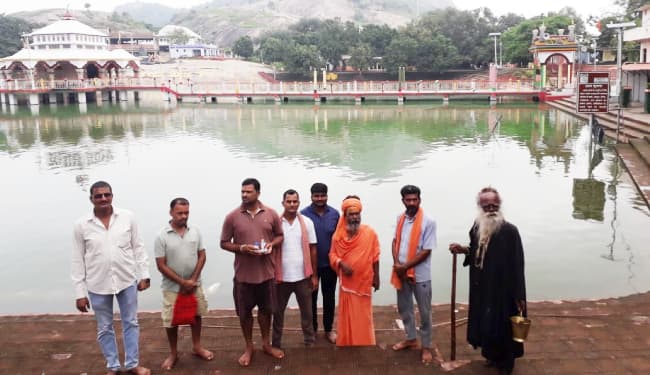 Ram Temple: चांदी की ईंट और फल्गू के बालू समेत बिहार-झारखंड के पवित्र स्थानों की मिट्टी से तैयार नींव पर बनेगा अयोध्या में राम मंदिर