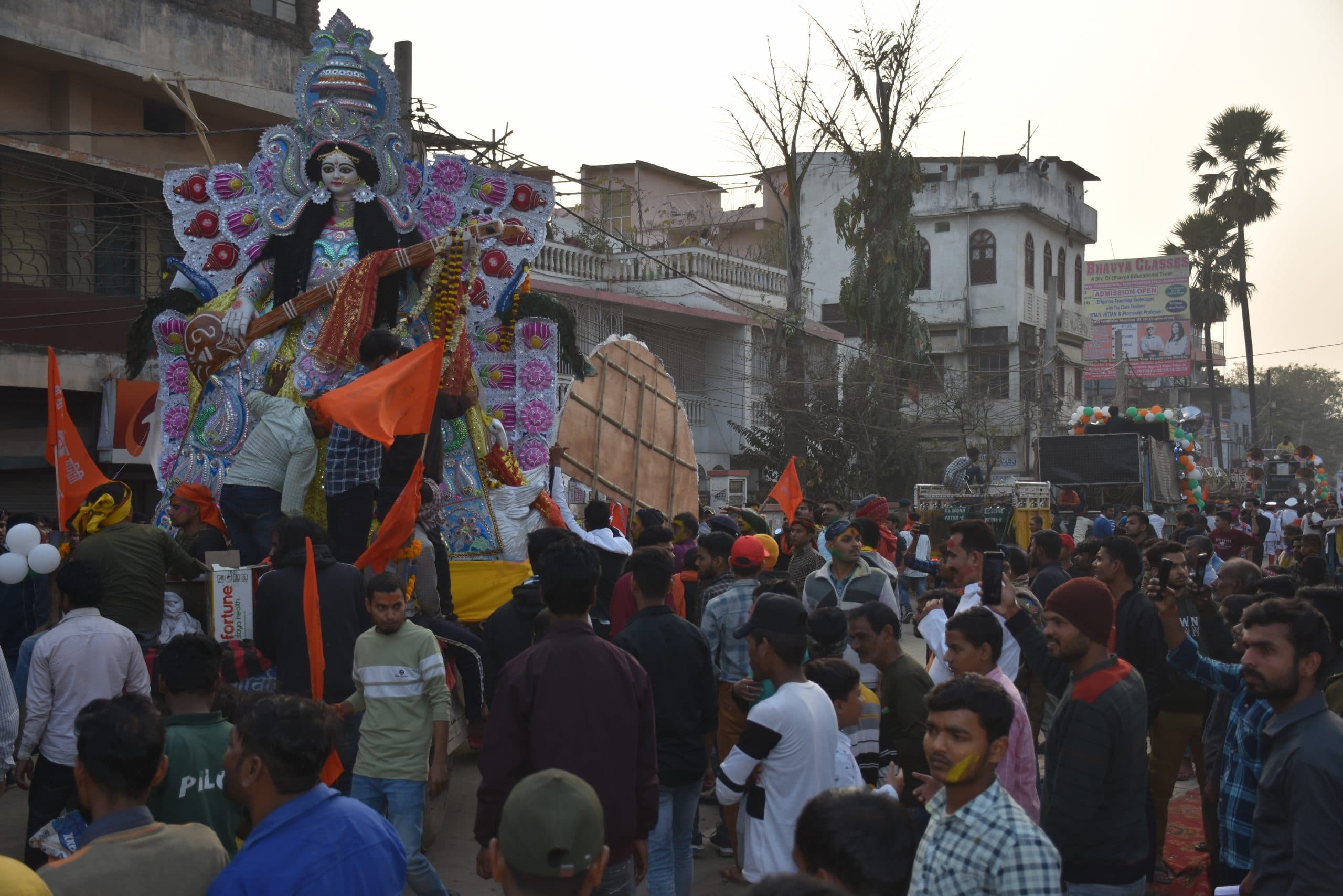 पटना में सरस्वती प्रतिमा विसर्जन के नाम पर हुड़दंग, आनंदपुरी में फायरिंग में दो नाबालिग को लगी गोली