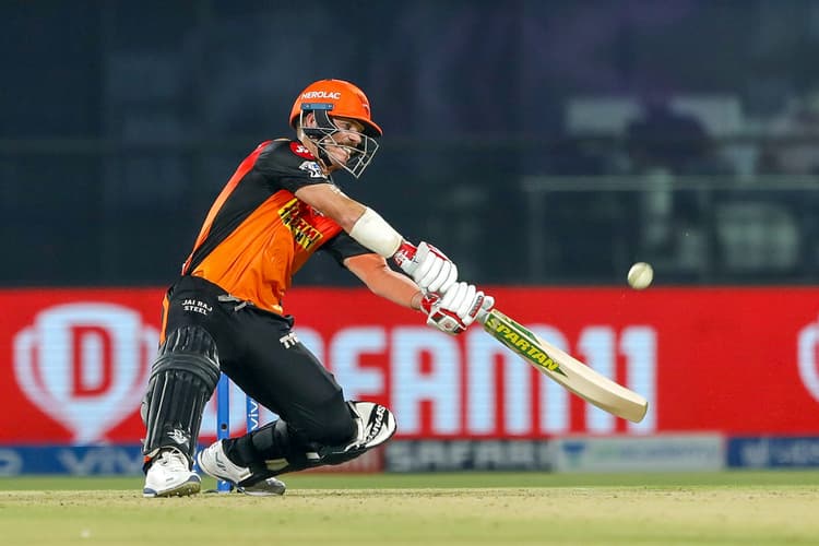 IPL 2021 : वॉर्नर ने टी20 में बनाया वर्ल्ड रिकॉर्ड, 10 हजार रन पूरे कर गेल के क्लब में शामिल