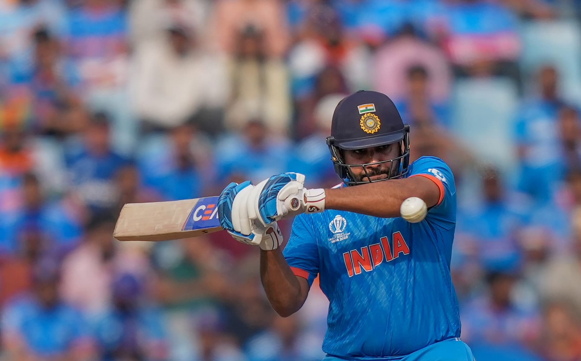 World Cup 2023: रोहित शर्मा ने इंग्लैंड के खिलाफ मैदान पर उतरते ही जड़ दिया अनोखा शतक, जानें World Cup 2023: रोहित शर्मा ने इंग्लैंड के खिलाफ मैदान पर उतरते ही जड़ दिया अनोखा शतक, जानें