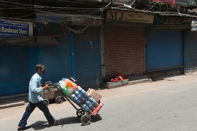 Haryana Lockdown : शाम 6 बजे के बाद भी क्यों खुला रखा ? तीन ढाबों और एक दुकान पर प्रशासन ने गिराई गाज