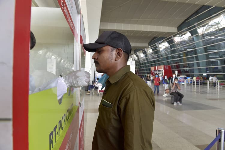 Jharkhand News: Omicron के खतरे के बीच विदेश से झारखंड आने वालों के लिए हेमंत सरकार ने जारी की नयी गाइडलाइंस