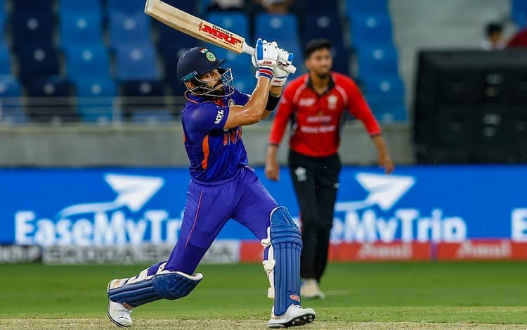 Asia Cup 2022: विराट कोहली ने पाकिस्तानी ओपनर मोहम्मद रिजवान को छोड़ा पीछे, बनाया यह रिकॉर्ड