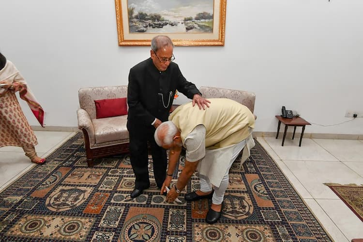 'जब मिलते थे पैर छूते थे', नरेंद्र मोदी और प्रणब मुखर्जी की मुलाकात होती थी खास