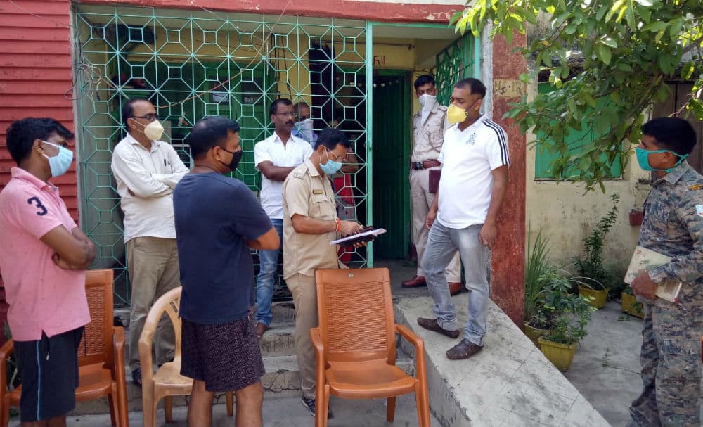 दरवाजा तोड़ घर में घुसे 8 अपराधी, 7 लाख के जेवरात और नकद लूटकर भागे