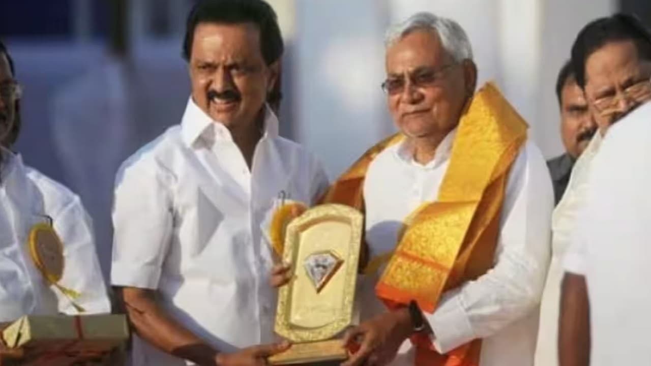 नीतीश कुमार और तेजस्वी आज तमिलनाडु के CM एमके स्टालिन से करेंगे मुलाकात, विपक्षी एकता की बैठक का देंगे न्योता