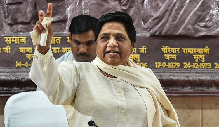 सपा पर भड़कीं मायावती, कहा- BSP में टूट की खबर SP का छलावा, अधर में लटके हैं बागी विधायक, घर वापसी को आतुर