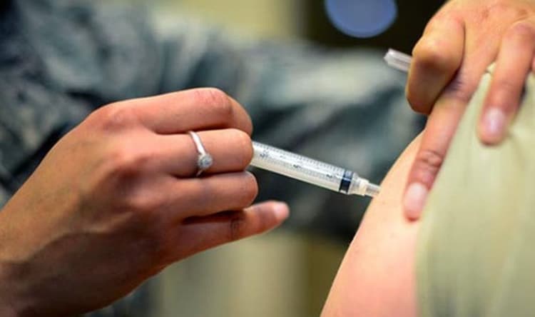 कोरोना वायरस के खिलाफ लड़ाई में भारत ने हासिल किया मुकाम, 4.2 करोड़ लोगों को दी गयी वैक्सीन की खुराक