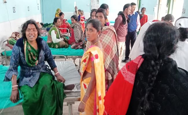 ट्रक-टेंपो की टक्कर में एक महिला समेत दो की मौत