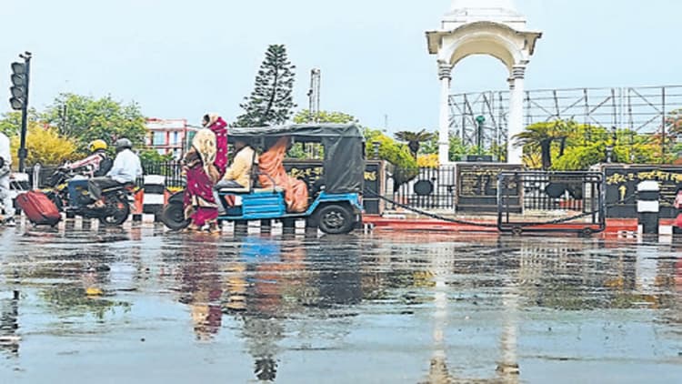 बिहार में बारिश के साथ वज्रपात की संभावना, 13 जिलों के लिए अलर्ट जारी, घर से निकलने से पहले जानें मौसम का हाल