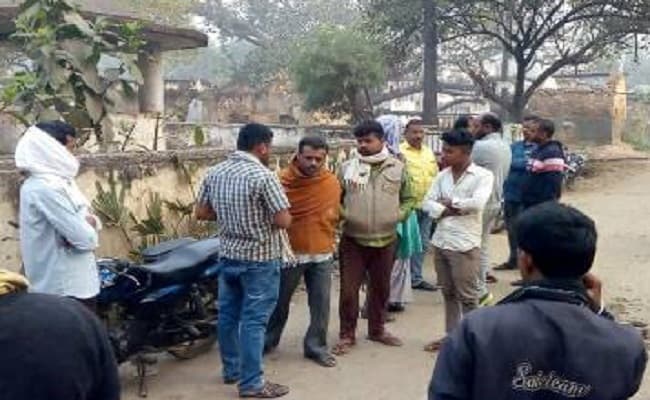 सीडीपीओ की बोलेरो अनियंत्रित होकर खाई में पलटी, चालक की मौत