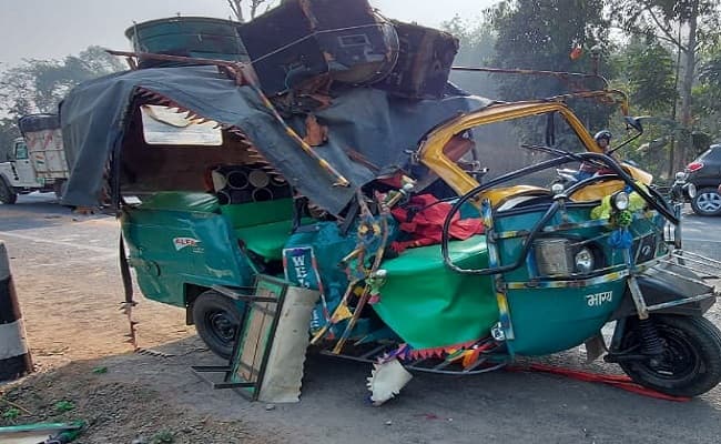 बिहार: NH पर ट्रक-ऑटो की टक्कर के बाद तेज रफ्तार कार ने रौंदा, पांच की मौत