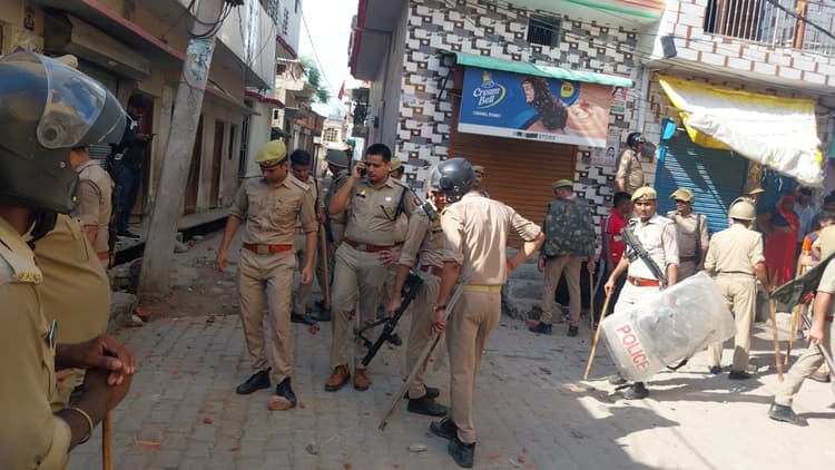 Bareilly News : अब जोगी नवादा बवाल में 250 लोगों पर FIR, सफेद पाउडर उड़ाने से बिगड़े थे हालात