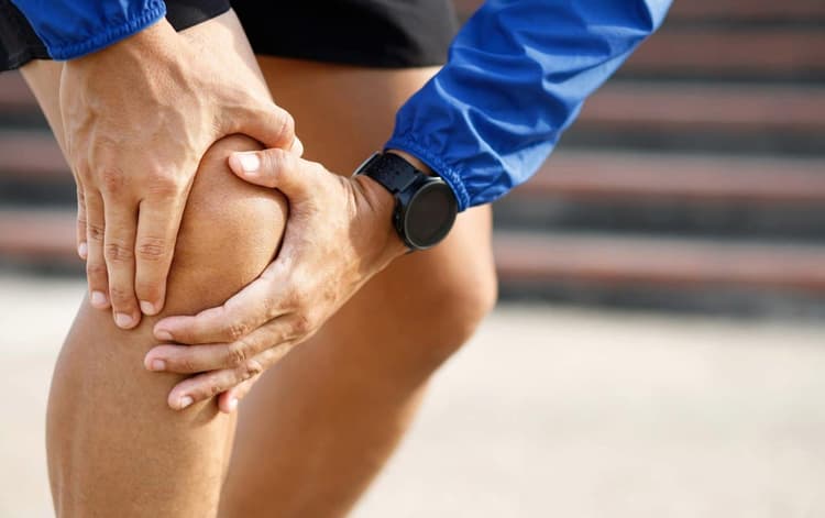 Workout Tips For Knee Pain घुटने के दर्द से है परेशान, इन कार्डियो वर्कआउट को आज़माएं