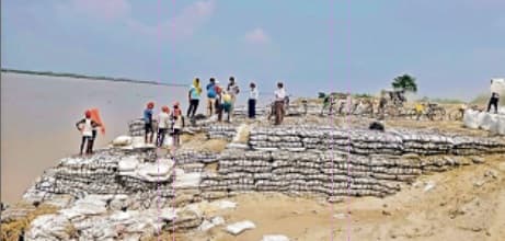 Flood in Bihar : शांत हुआ नारायणी का उफान, खतरे के निशान से 45 सेमी नीचे लौटी नदी, पटना से पहुंचे विशेषज्ञ