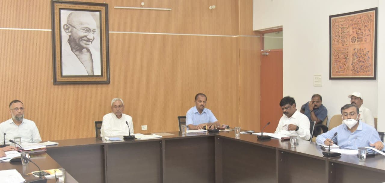 बिहार में गर्मी ने तोड़ा रिकार्ड, तो सीएम ने बुलाई उच्चस्तरीय बैठक, अधिकारियों को दिए अहम निर्देश बिहार में गर्मी ने तोड़ा रिकार्ड, तो सीएम ने बुलाई उच्चस्तरीय बैठक, अधिकारियों को दिए अहम निर्देश