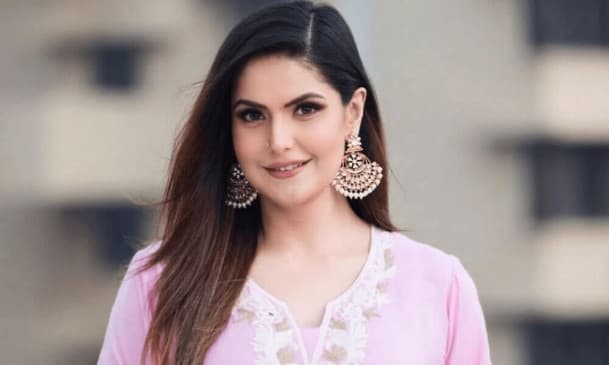 B'day Spl: कभी डॉक्टर बनना चाहती थीं ये एक्ट्रेस, फिर सलमान की पड़ी नजर तो बन गई हीरोइन