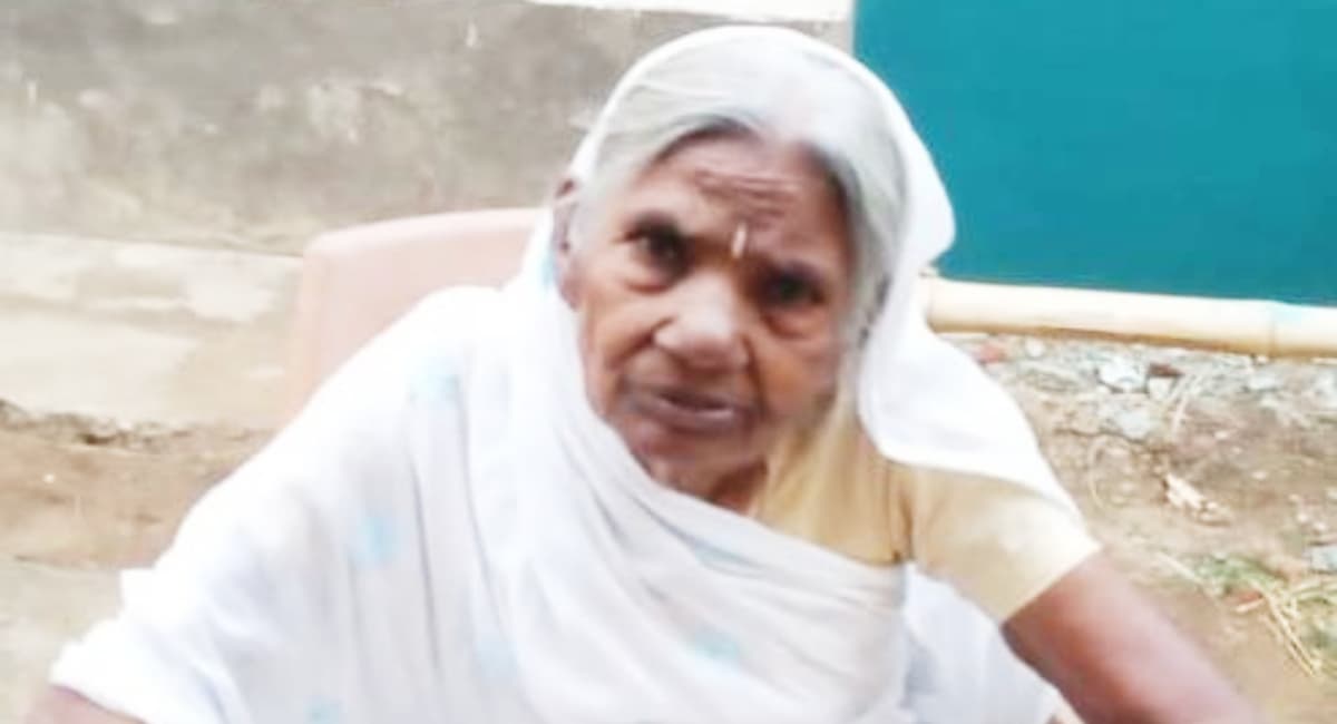 Mother’s day: पति का साथ छूटने पर मनोरमा ने निभाया माता-पिता का फर्ज, बेटों को पढ़ा-लिखा कर बनाया अधिकारी Mother’s day: पति का साथ छूटने पर मनोरमा ने निभाया माता-पिता का फर्ज, बेटों को पढ़ा-लिखा कर बनाया अधिकारी
