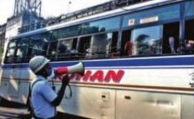 'जिम्मेदार नागरिक हैं आप, अब तो पहन लें मास्क', सड़कों पर लोगों से कोलकाता पुलिस कर रही अपील