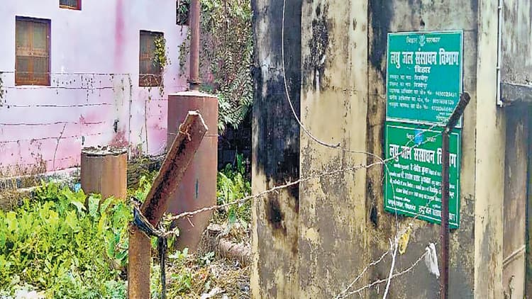 मधेपुरा में राजकीय नलकूप के खराब रहने से खेतों की सिंचाई हो रही प्रभावित, किसानों ने दी आंदोलन की चेतावनी