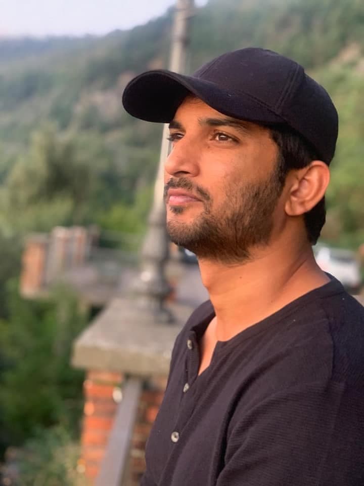Sushant Singh Rajput's death case : क्या रिया चक्रवर्ती चुपचाप सुशांत सिंह राजपूत को प्रतिबंधित दवाएं खिलाती थीं? अब नारकोटिक्स विंग भी कर सकती है तहकीकात