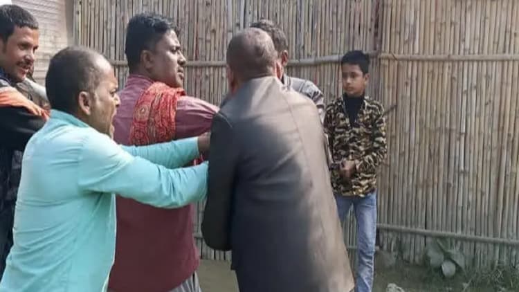 मोतिहारी में कृषि विभाग की टीम पर हमला, यूरिया की कालाबाजारी की जांच करने पहुंचे थे अधिकारी