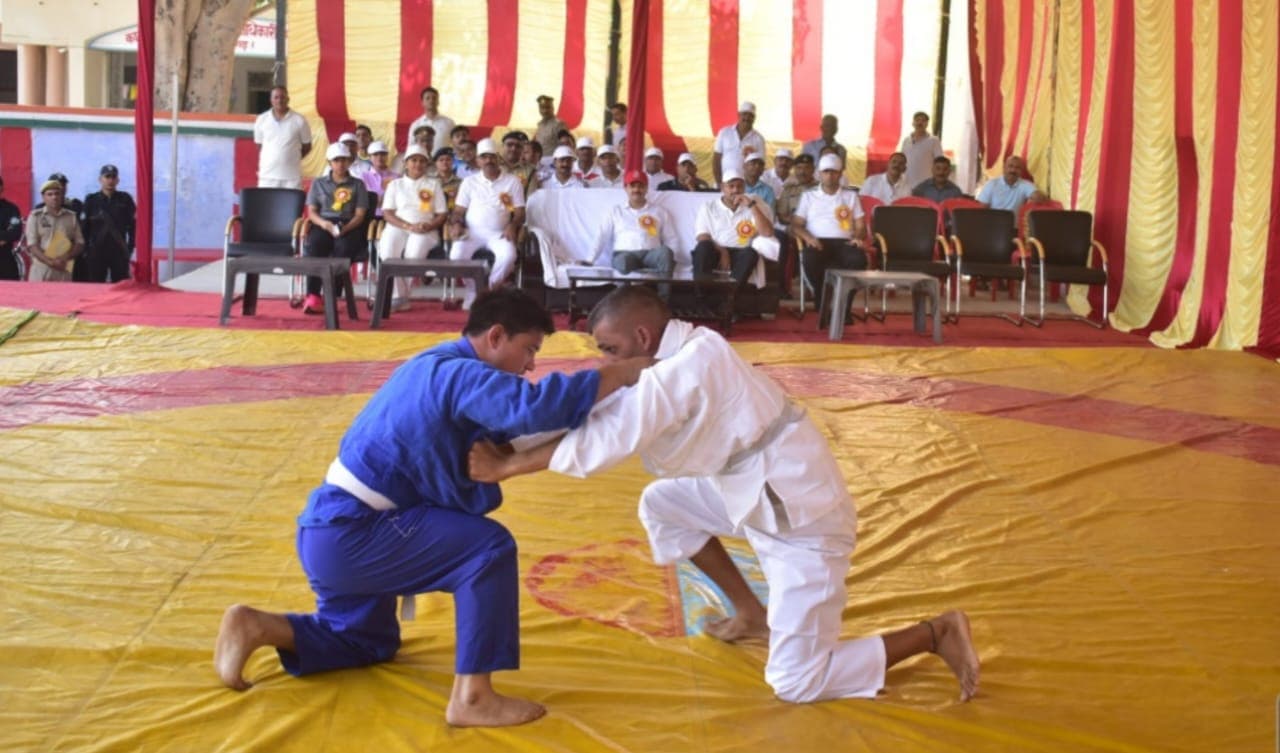 अलीगढ़ में आयोजित जूडो क्लटर प्रतियोगिता में पहुंचे 8 जिलों के 213 खिलाड़ी , एसएसपी ने किया खेल का शुभारम्भ