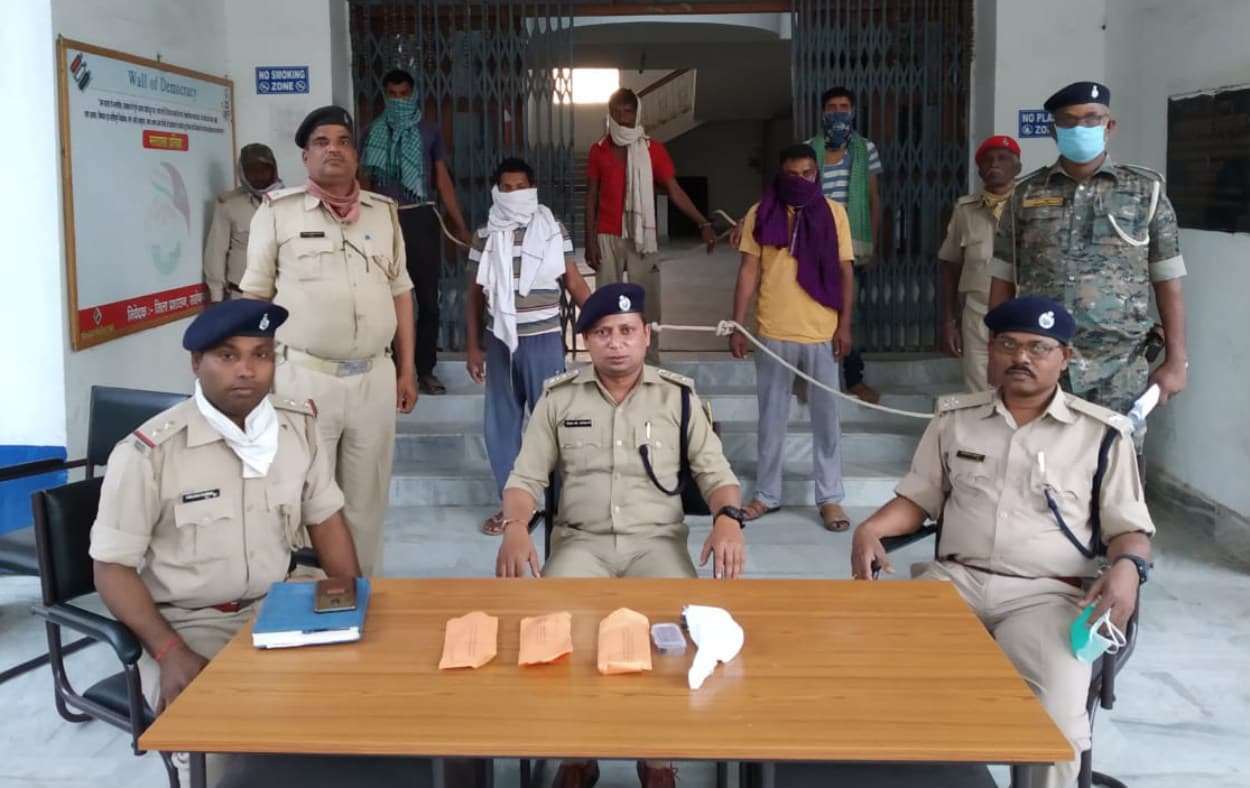 साहिबगंज : पुलिस ने अपहृत को छुड़ाया, बिहार के 5 अपराधी गिरफ्तार, हथियार बरामद