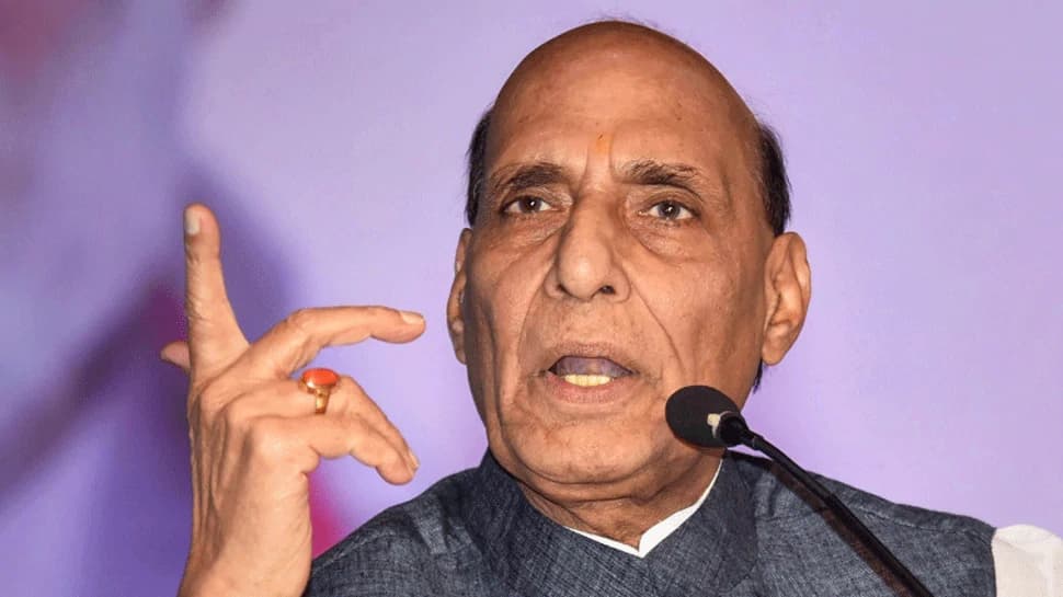 आसियान सम्मेलन में राजनाथ सिंह ने बिना नाम लिये चीन पर साधा निशाना, दी आत्म संयम बरतने की नसीहत आसियान सम्मेलन में राजनाथ सिंह ने बिना नाम लिये चीन पर साधा निशाना, दी आत्म संयम बरतने की नसीहत