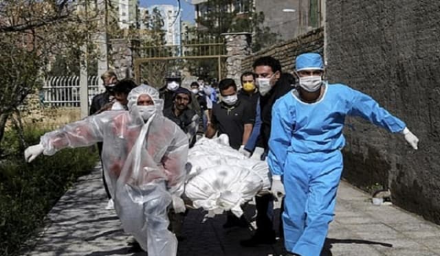 महाराष्ट्र : कोविड-19 का मरीज समझकर लोगों ने किया हमला, भागने के दौरान गटर में गिरा, मौत