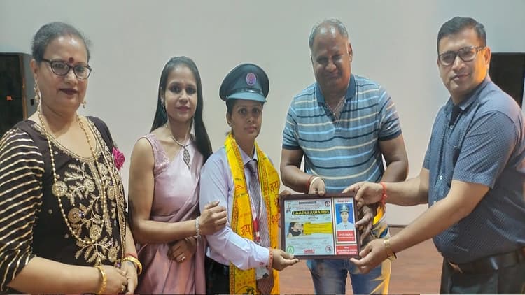 Bihar News: पत्नी को प्रताड़ित करने के मामले में श्रम प्रवर्तन पदाधिकारी आशीष की गिरफ्तारी के लिए छापेमारी तेज