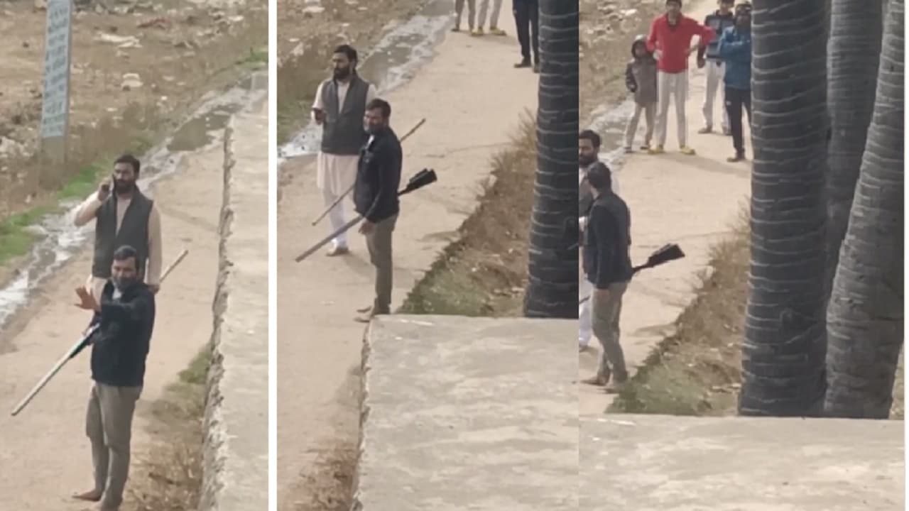 जमुई में अपराधियों का तांडव, ताबड़तोड़ गोलीबारी कर फैलाया दहशत, गांव में तनावपूर्ण हुआ माहौल