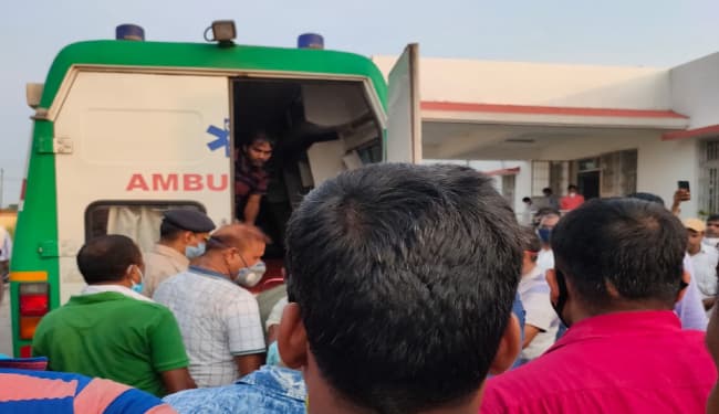 बेला रेल चक्का कारखाने में ब्लास्ट की सूचना से मची अफरातफरी, स्टीम की चपेट में आने से चार लोग घायल