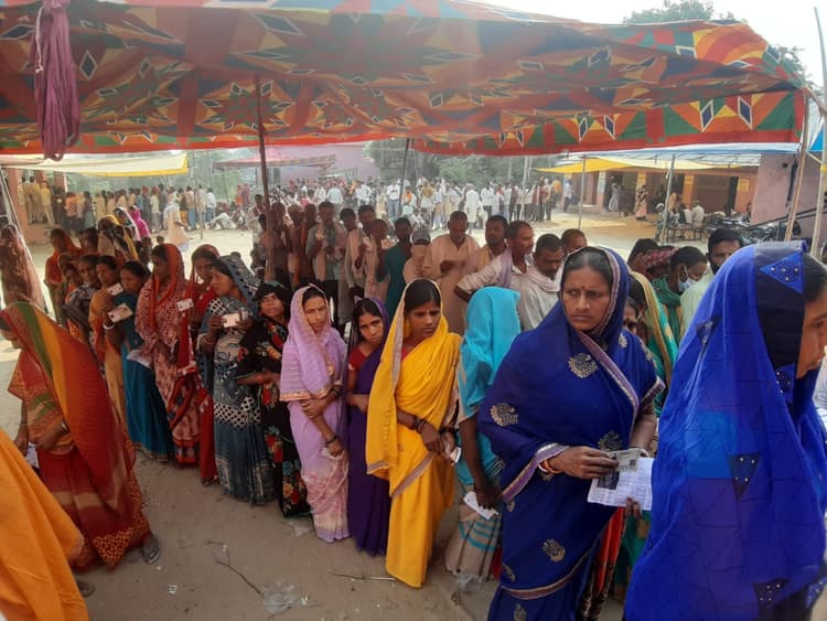 यूपी पंचायत चुनावः पहले चरण में मारपीट-फायरिंग के बीच मतपेटियां भी लूटी गईं, 64 फीसदी मतदाताओं ने डाला वोट