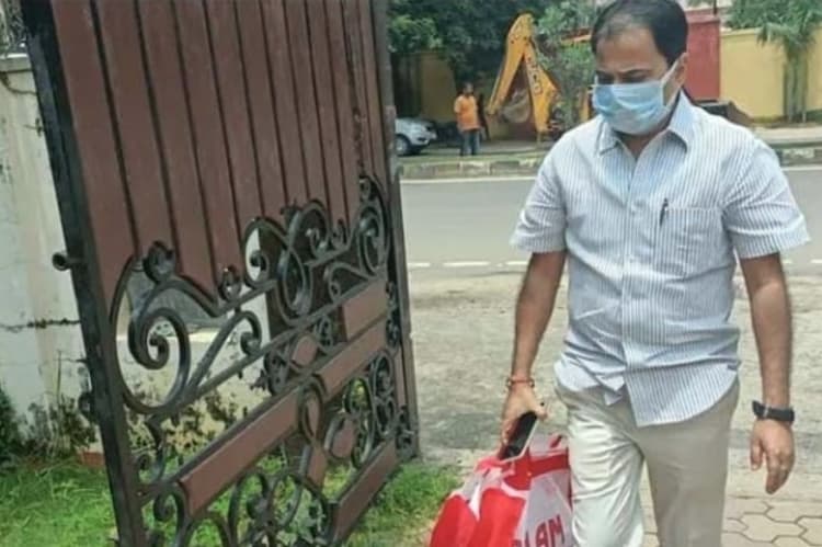 दस्तावेजों से भरा झोला लेकर CM हेमंत के सलाहकार पिंटू पहुंचे ED दफ्तर, 9 घंटे तक इन मुद्दों पर हुई पूछताछ