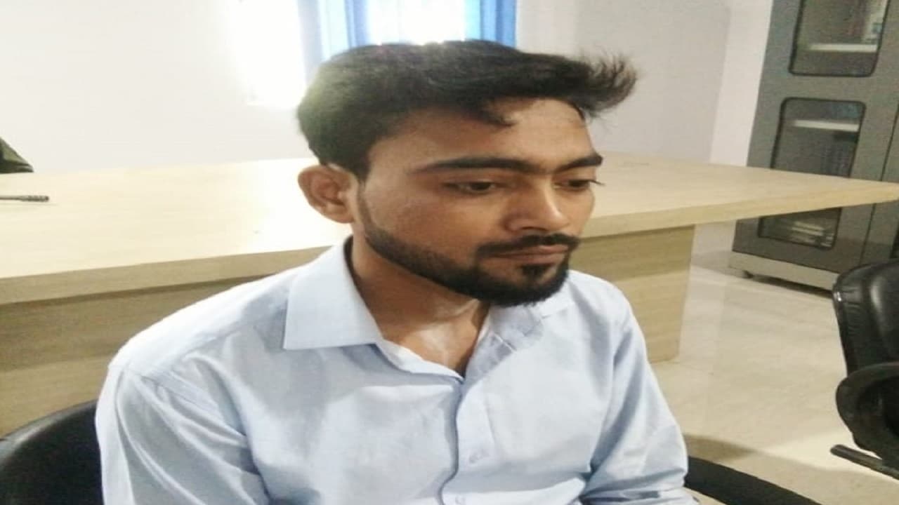 Jharkhand News: रांची ACB ने की कार्रवाई, RIMS का क्लर्क कुंदन 5 हजार रुपये रिश्वत लेते गिरफ्तार