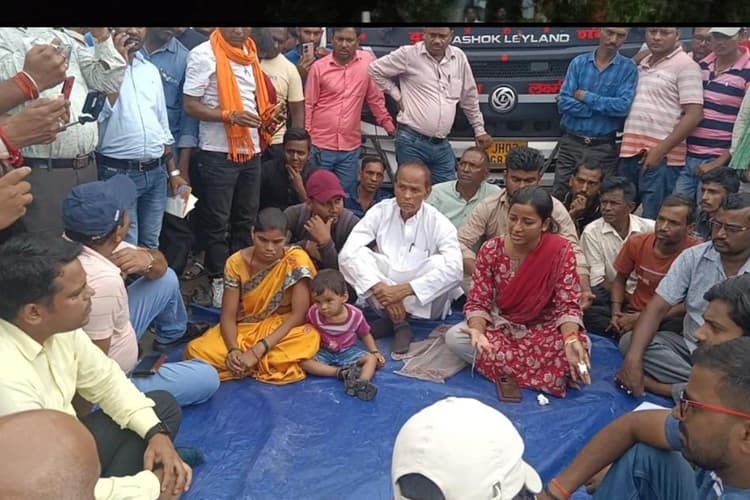 झारखंड: स्थानीय को रोजगार से जोड़ो आंदोलन शुरू, कंपनी में विस्थापितों को दें नौकरी, बोलीं विधायक अंबा प्रसाद