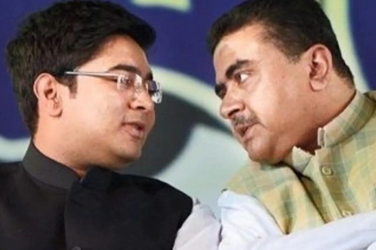 नारदा कांड को लेकर तृणमूल व भाजपा के बीच घमासान, साेशल मीडिया पर भिड़े अभिषेक और शुभेंदु नारदा कांड को लेकर तृणमूल व भाजपा के बीच घमासान, साेशल मीडिया पर भिड़े अभिषेक और शुभेंदु