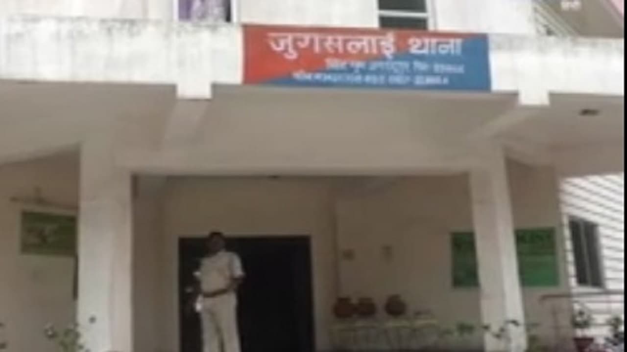 Jharkhand News: Agneepath का विरोध के दौरान जमशेदपुर में आगजनी करने वाले 200 युवकों पर केस दर्ज Jharkhand News: Agneepath का विरोध के दौरान जमशेदपुर में आगजनी करने वाले 200 युवकों पर केस दर्ज
