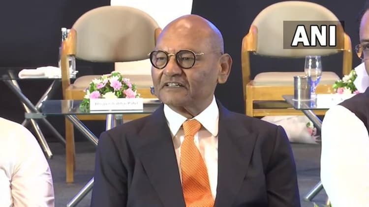 गुजरात में सेमीकंडक्टर परियोजना शुरू करेगी अनिल अग्रवाल की वेदांता, फॉक्सकॉन के साथ किया समझौता