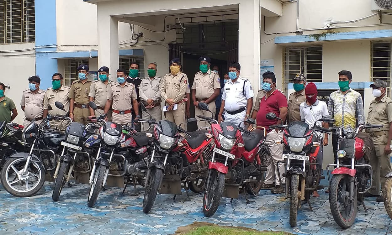 बाइक में मिला कार का नंबर, अंतरराज्यीय चोर गिरोह का पुलिस ने किया खुलासा, 13 बाइक बरामद