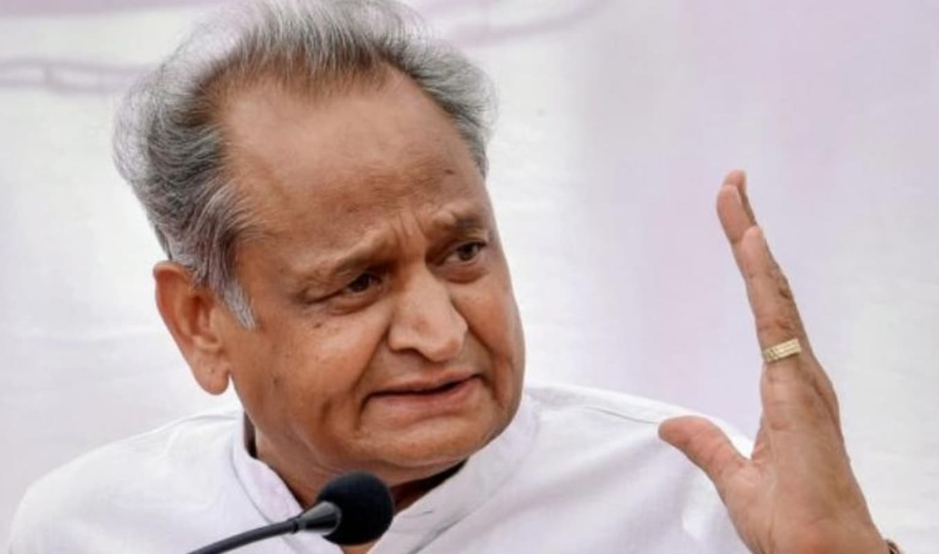 अशोक गहलोत ने ‘काम के बदले अनाज’ जैसी योजना लाने का केंद्र को दिया सुझाव अशोक गहलोत ने ‘काम के बदले अनाज’ जैसी योजना लाने का केंद्र को दिया सुझाव