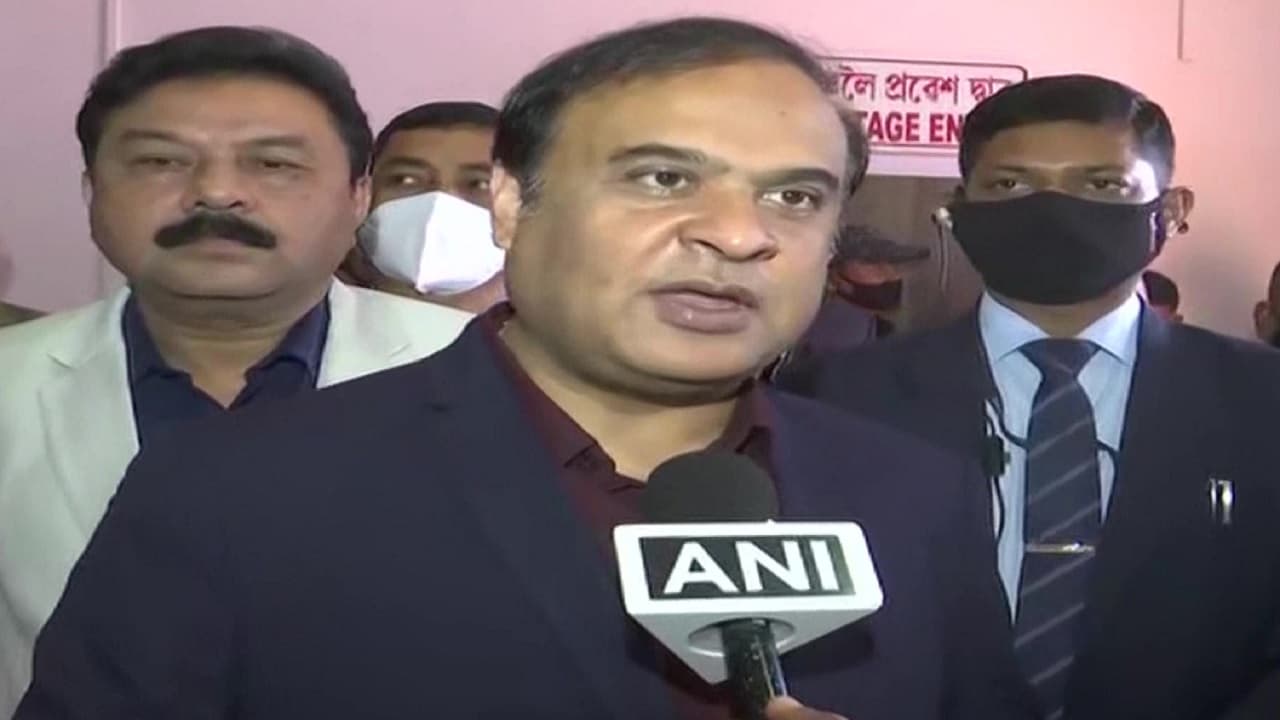 असम के सीएम हिमंत बिस्वा सरमा ने कांग्रेस पर फिर बोला हमला, गांधी परिवार को लेकर कही ये बात